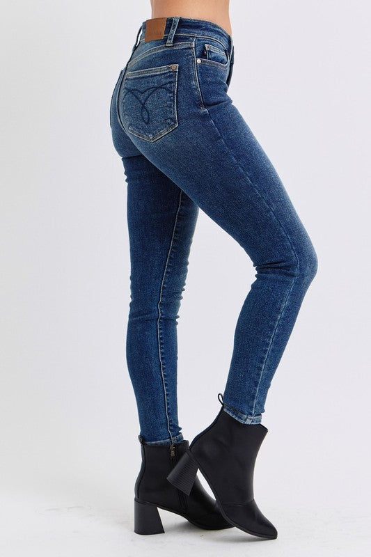 Judy Blue Mid-Rise Waist Skinny Jeans