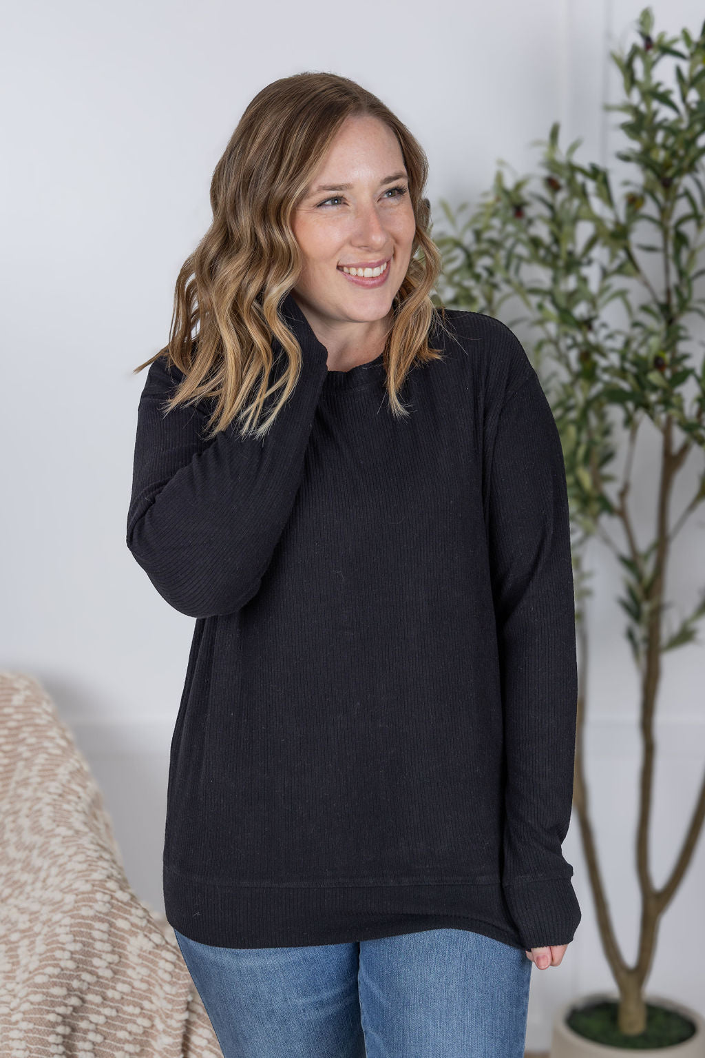 Corrine Ribbed Pullover Top - Black