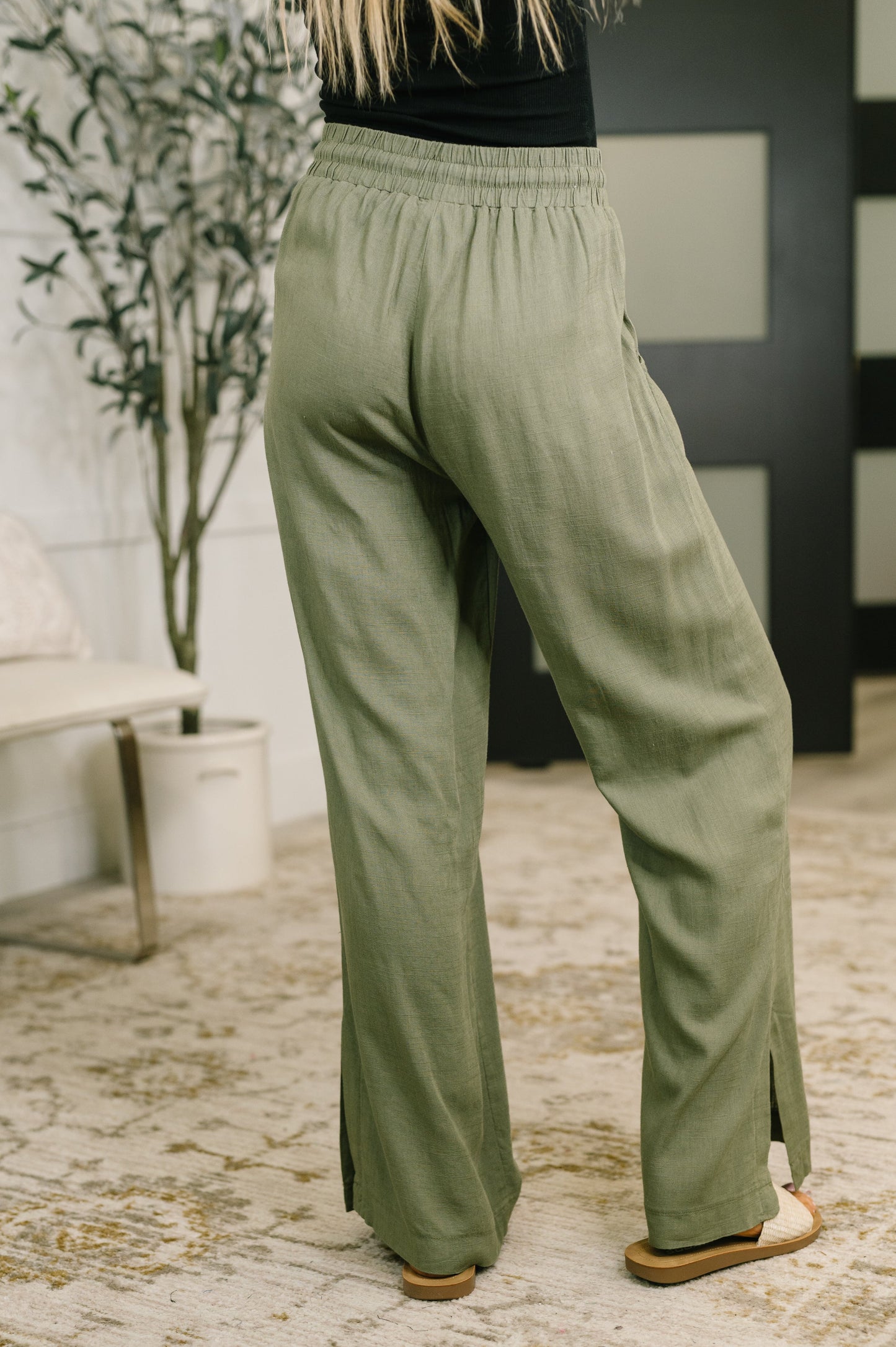 Essential Feeling Straight Leg Lounge Pants in Light in Olive